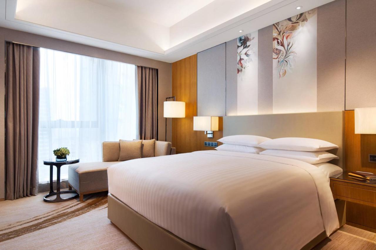 Courtyard By Marriott Zhengzhou East Hotel Bagian luar foto